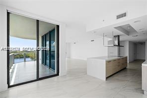 17111 Biscayne Blvd #1210, North Miami Beach FL 33160
