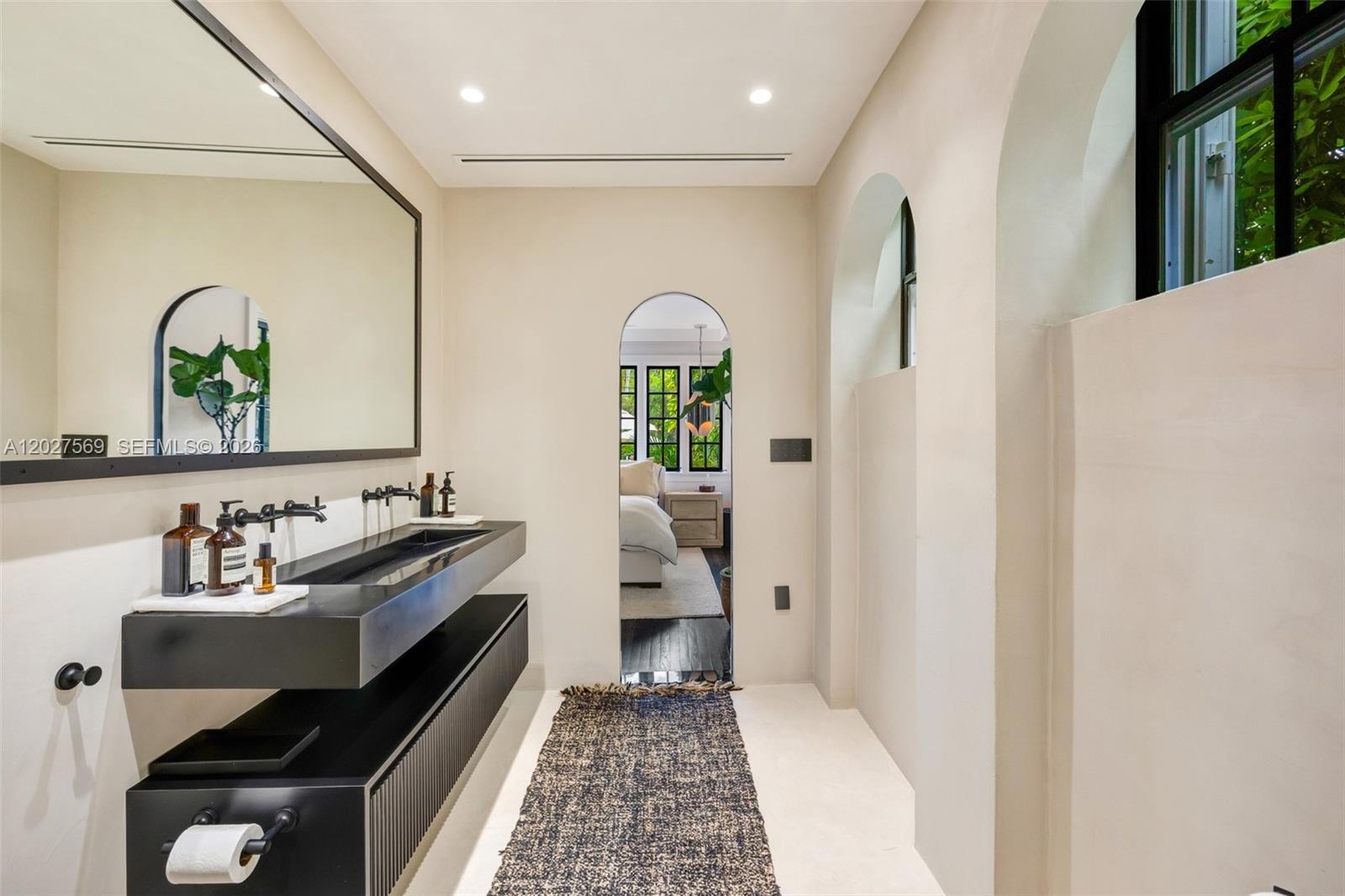 1225 Alhambra Cir, Coral Gables FL 33134