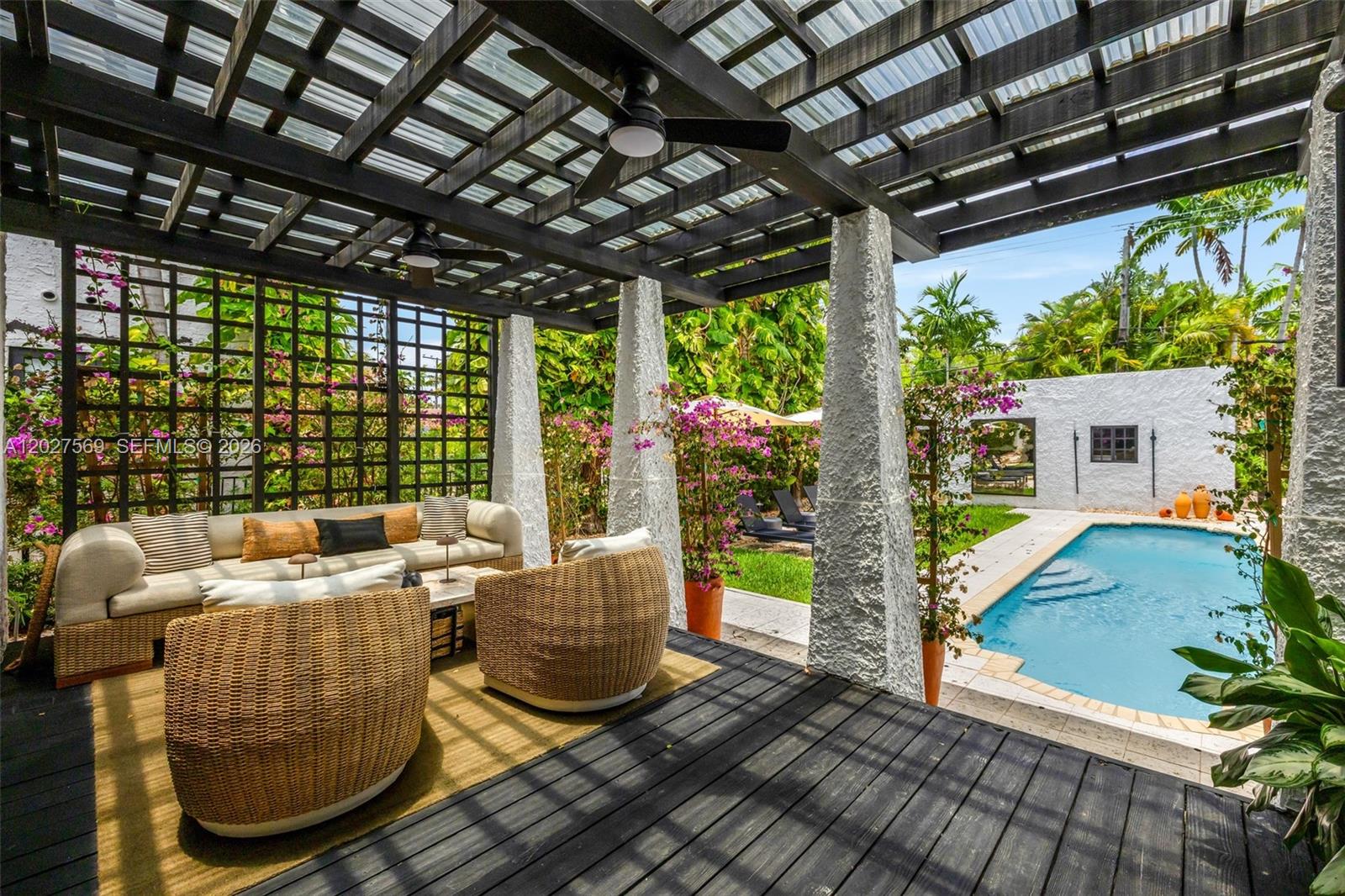 1225 Alhambra Cir, Coral Gables FL 33134