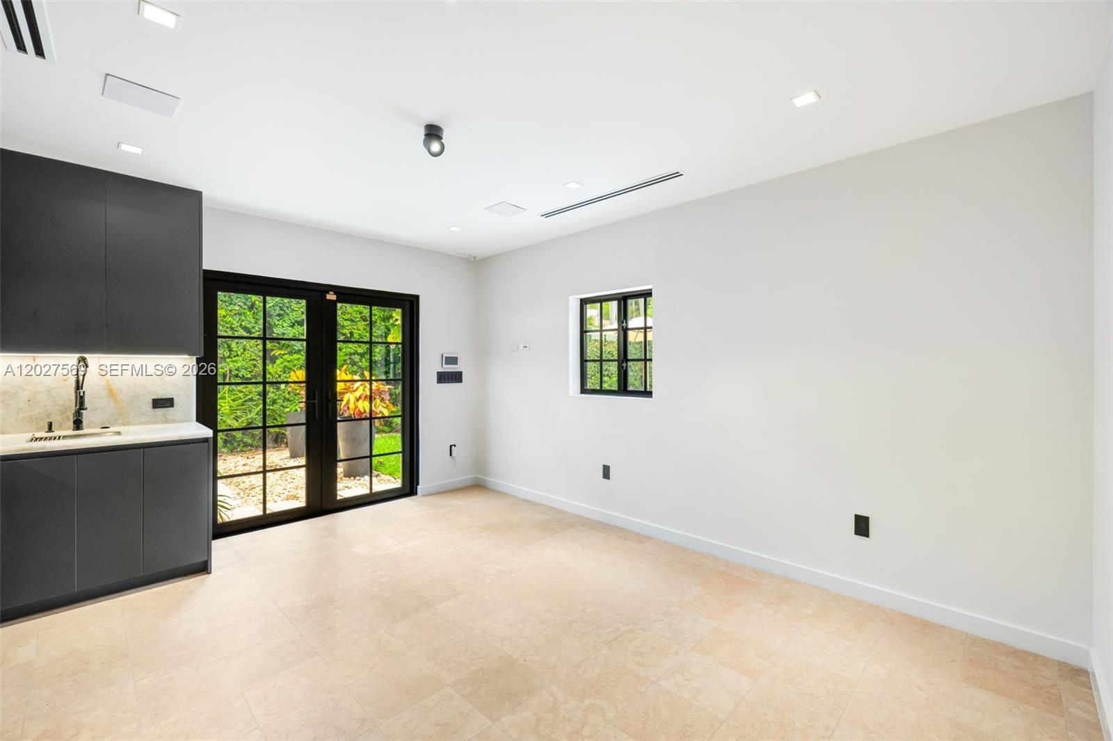 1225 Alhambra Cir, Coral Gables FL 33134
