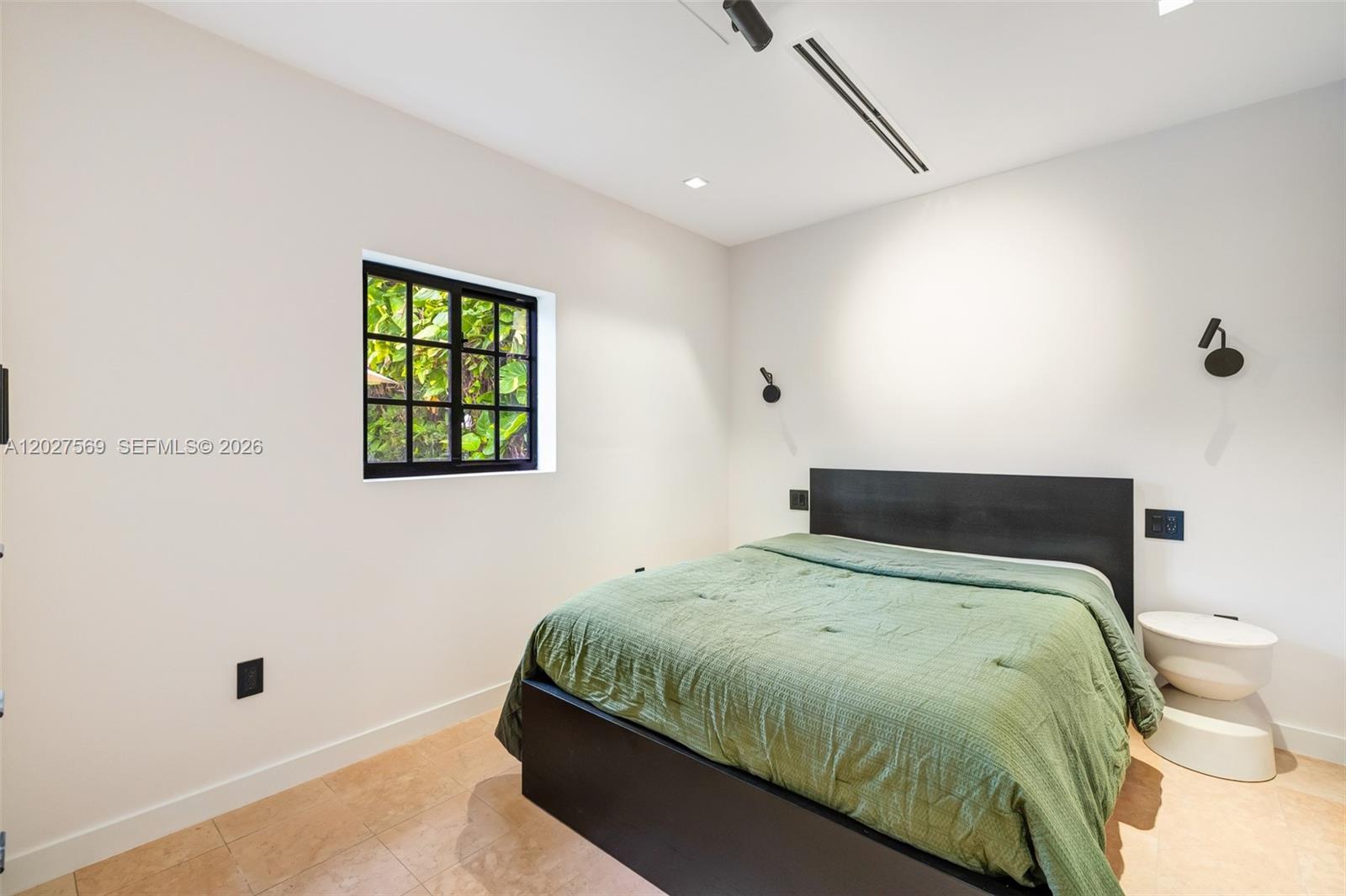 1225 Alhambra Cir, Coral Gables FL 33134