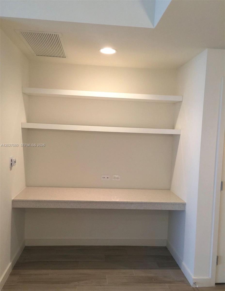 999 SW 1st Ave #2005, Miami FL 33130