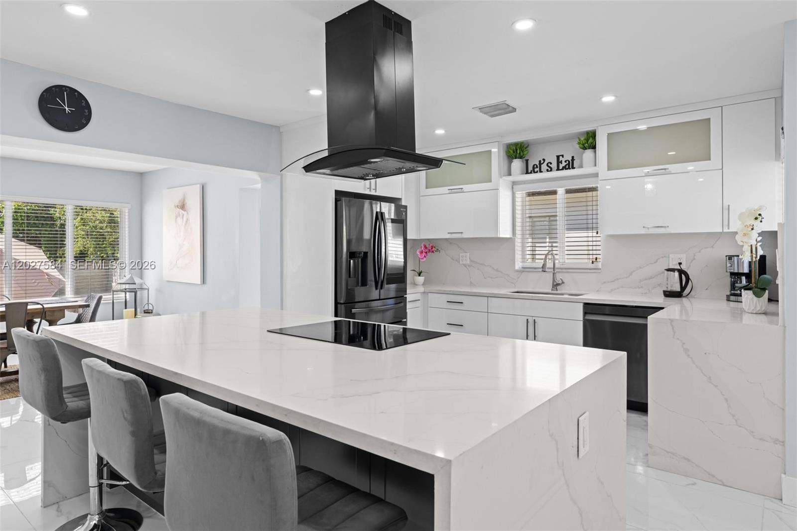 26 NE 88th St, El Portal FL 33138