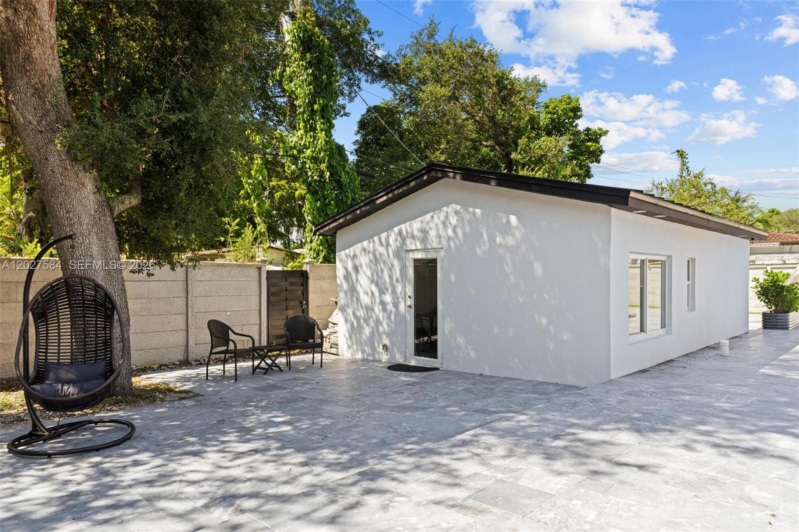 26 NE 88th St, El Portal FL 33138
