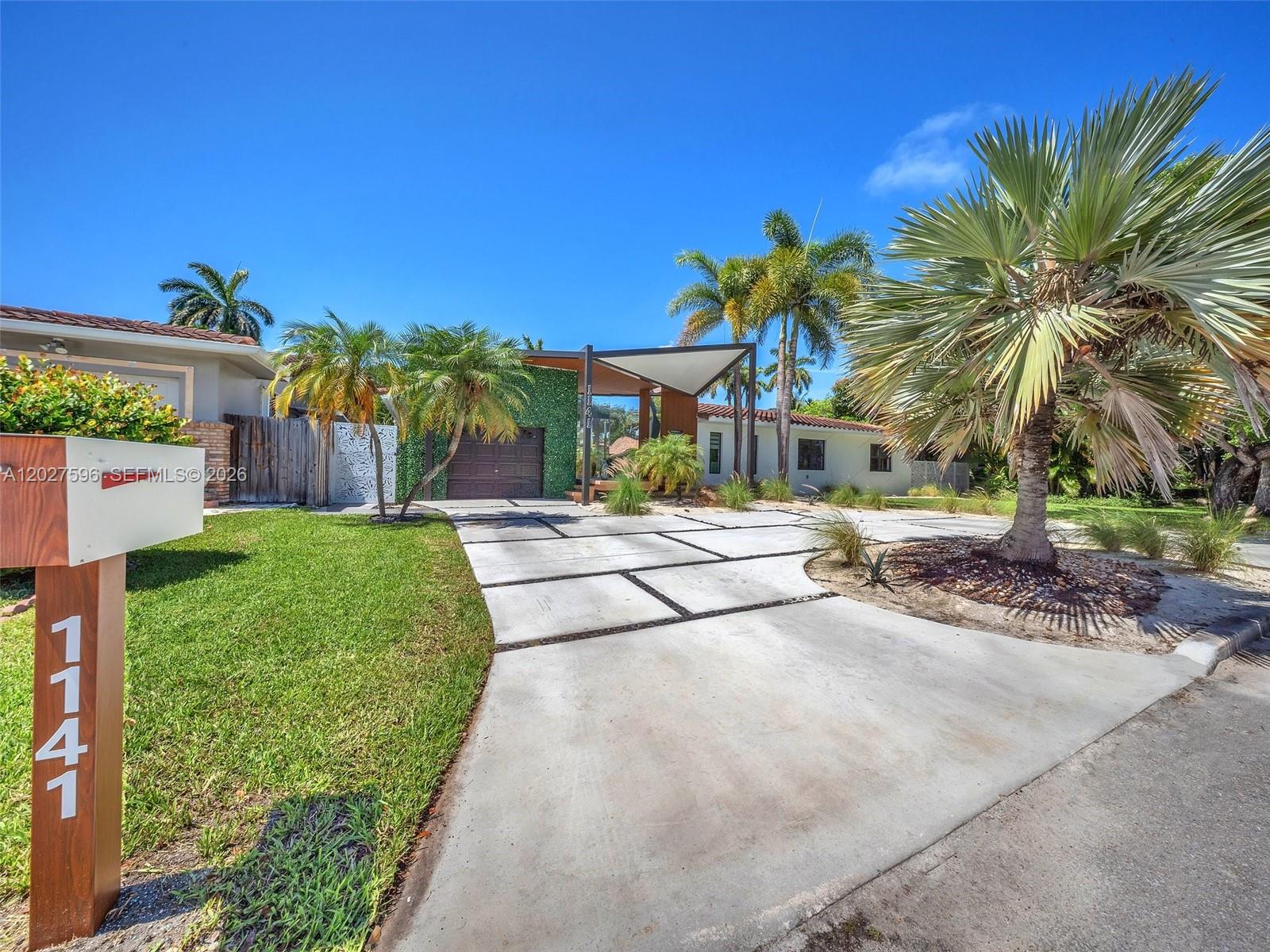 1141 Adams St, Hollywood FL 33019
