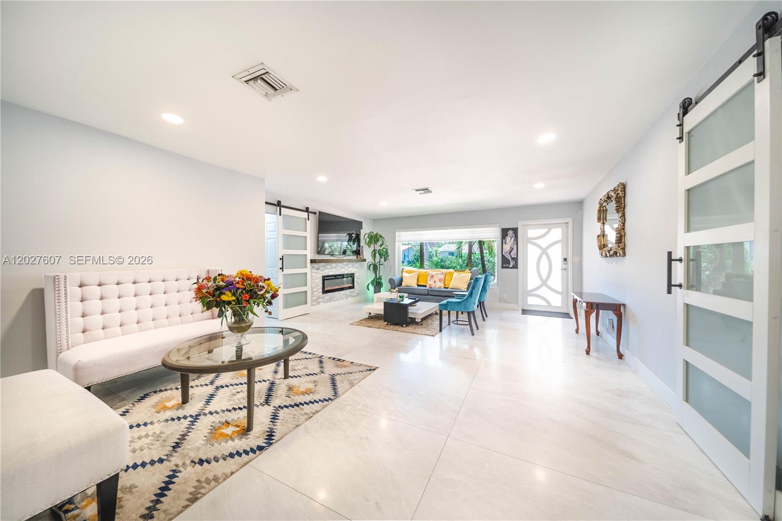 1101 NE 5th St, Hallandale Beach FL 33009