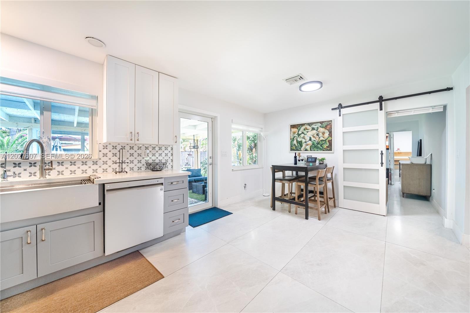 1101 NE 5th St, Hallandale Beach FL 33009