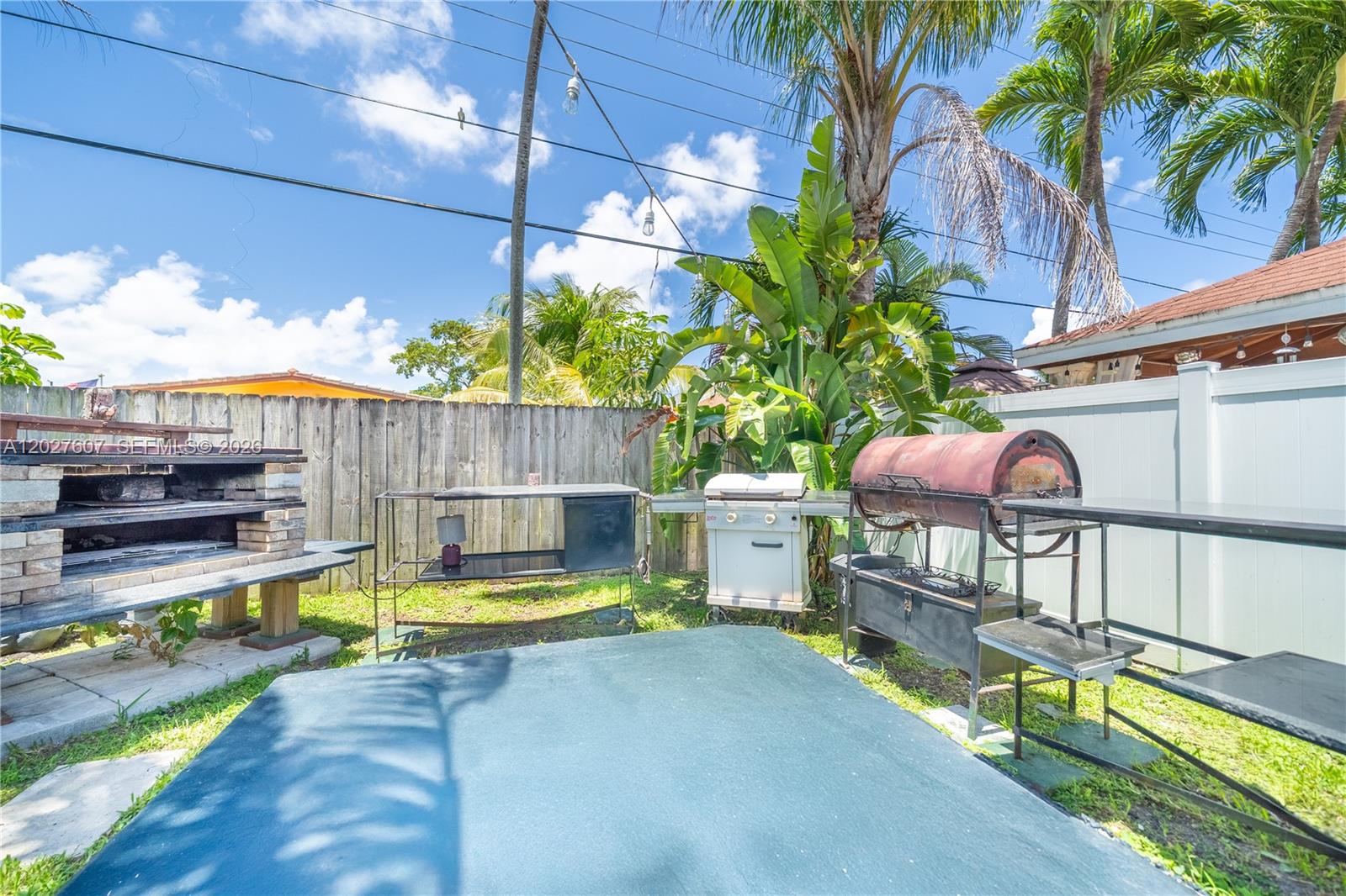 1101 NE 5th St, Hallandale Beach FL 33009