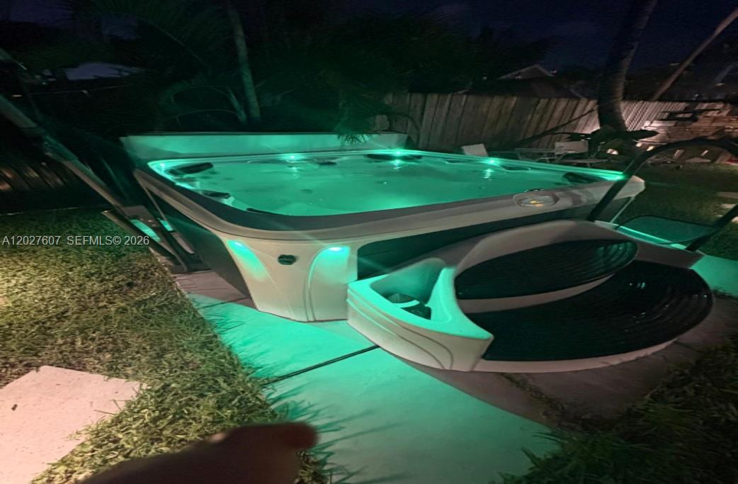 1101 NE 5th St, Hallandale Beach FL 33009