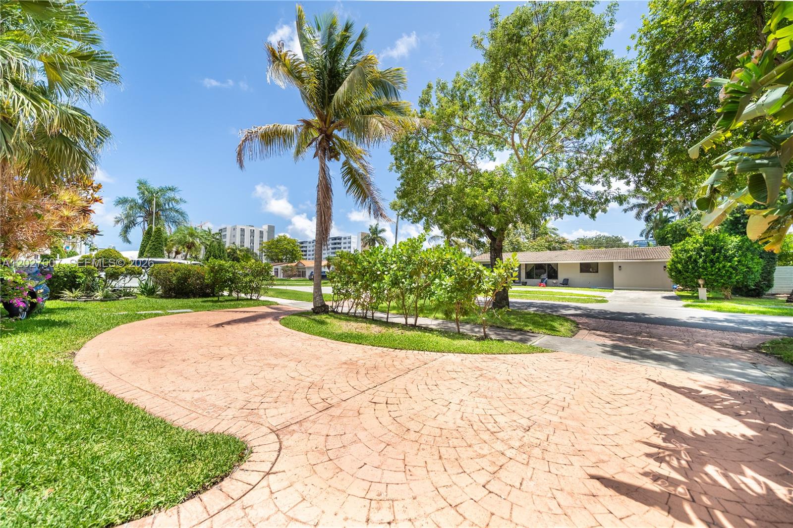 1101 NE 5th St, Hallandale Beach FL 33009
