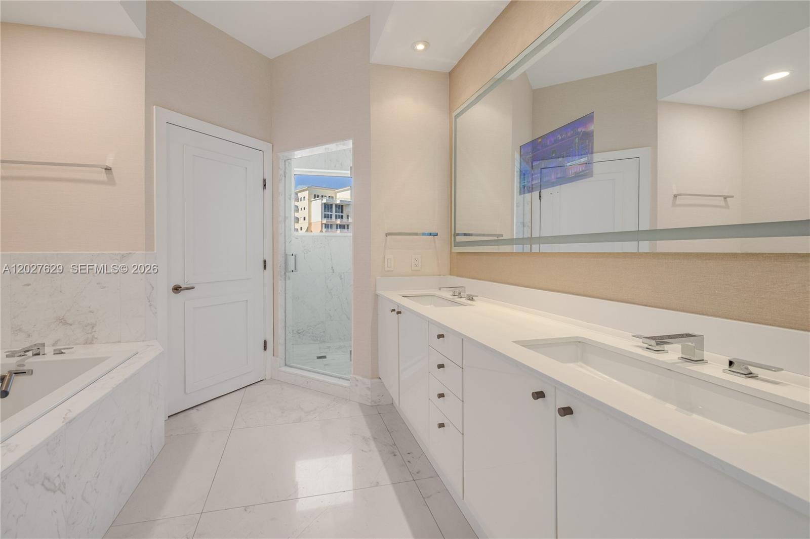 799 Crandon Blvd #PH-8, Key Biscayne FL 33149