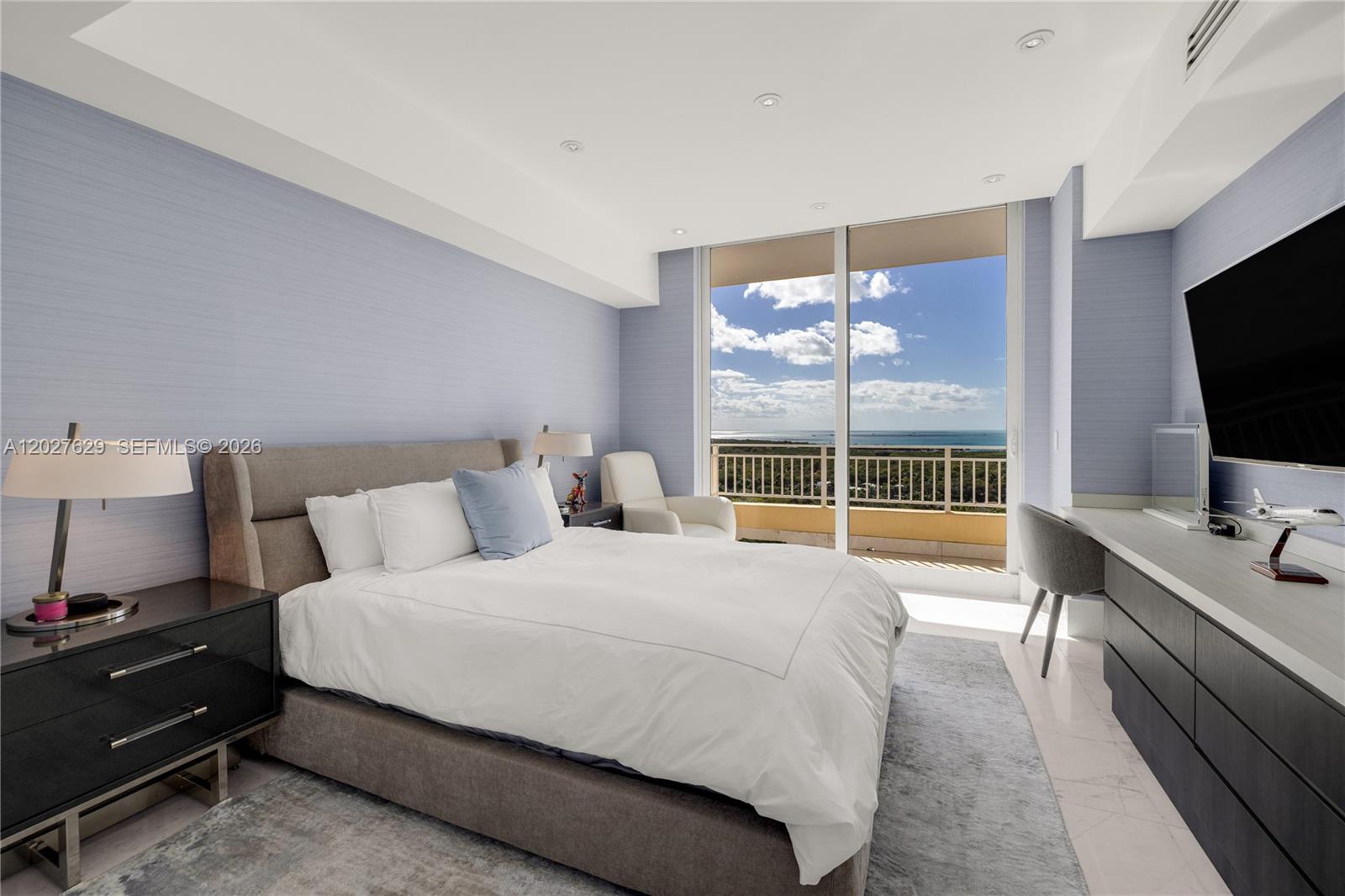 799 Crandon Blvd #PH-8, Key Biscayne FL 33149