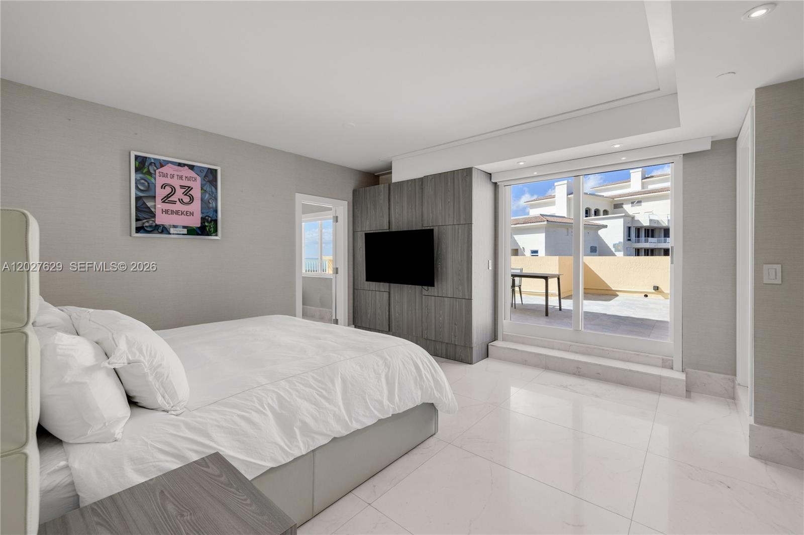 799 Crandon Blvd #PH-8, Key Biscayne FL 33149