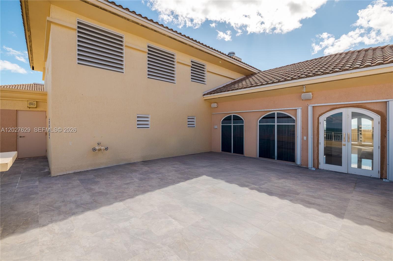 799 Crandon Blvd #PH-8, Key Biscayne FL 33149