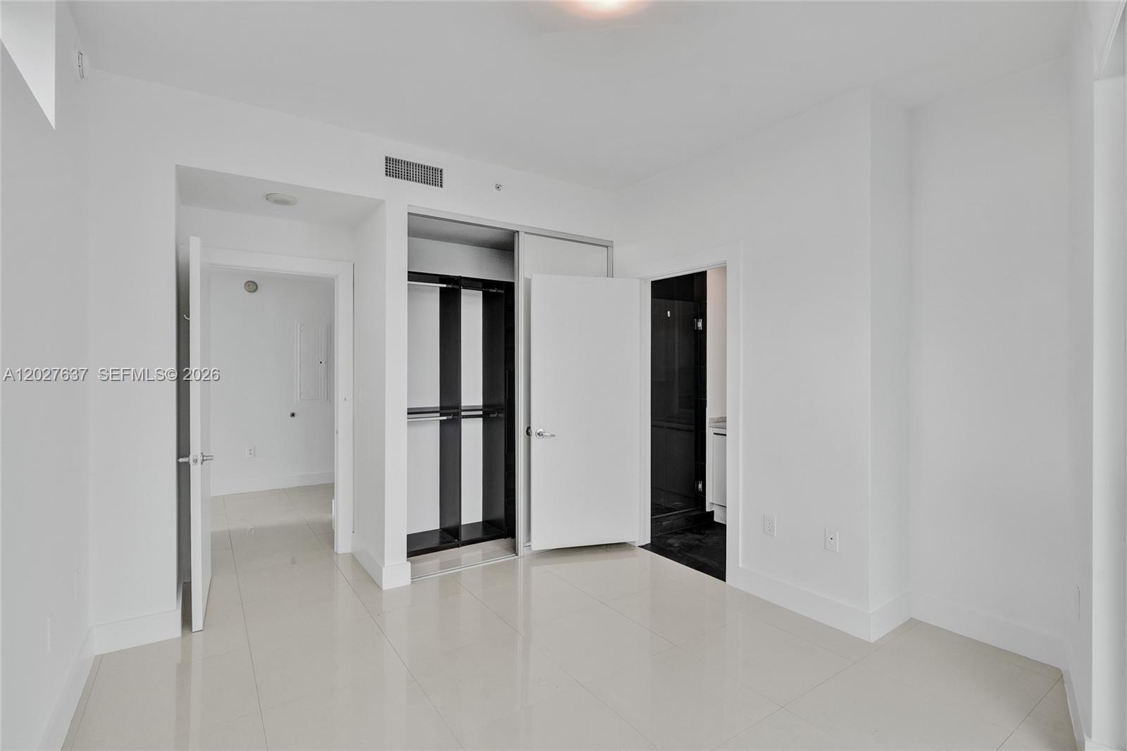 900 Biscayne Blvd #5412, Miami FL 33132