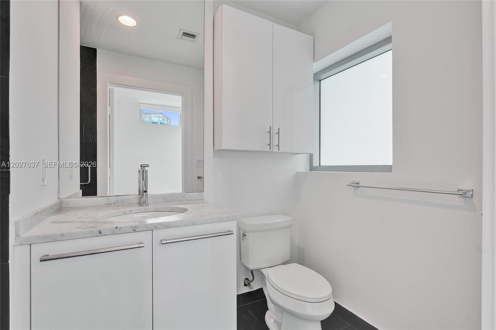 900 Biscayne Blvd #5412, Miami FL 33132