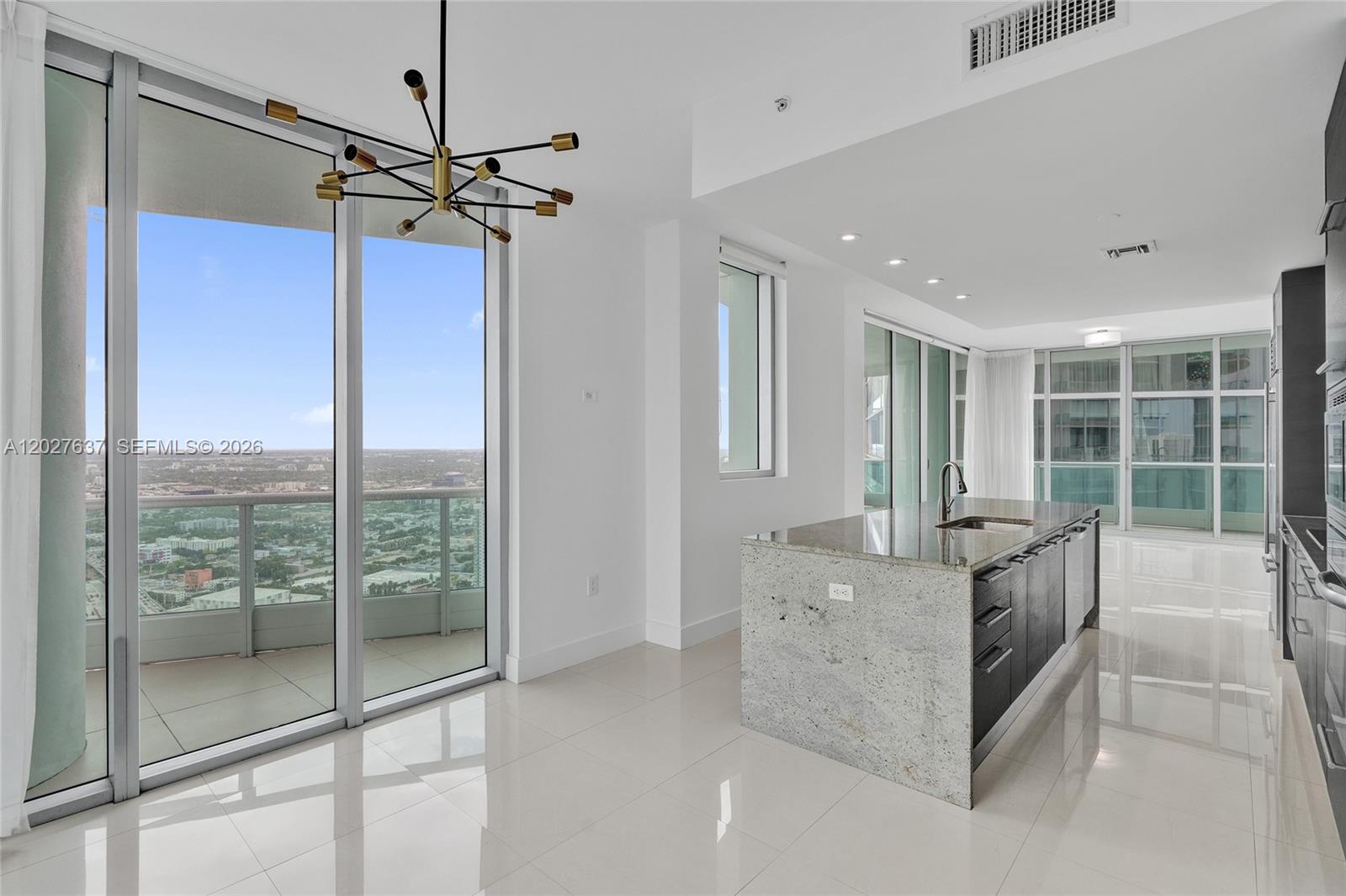 900 Biscayne Blvd #5412, Miami FL 33132