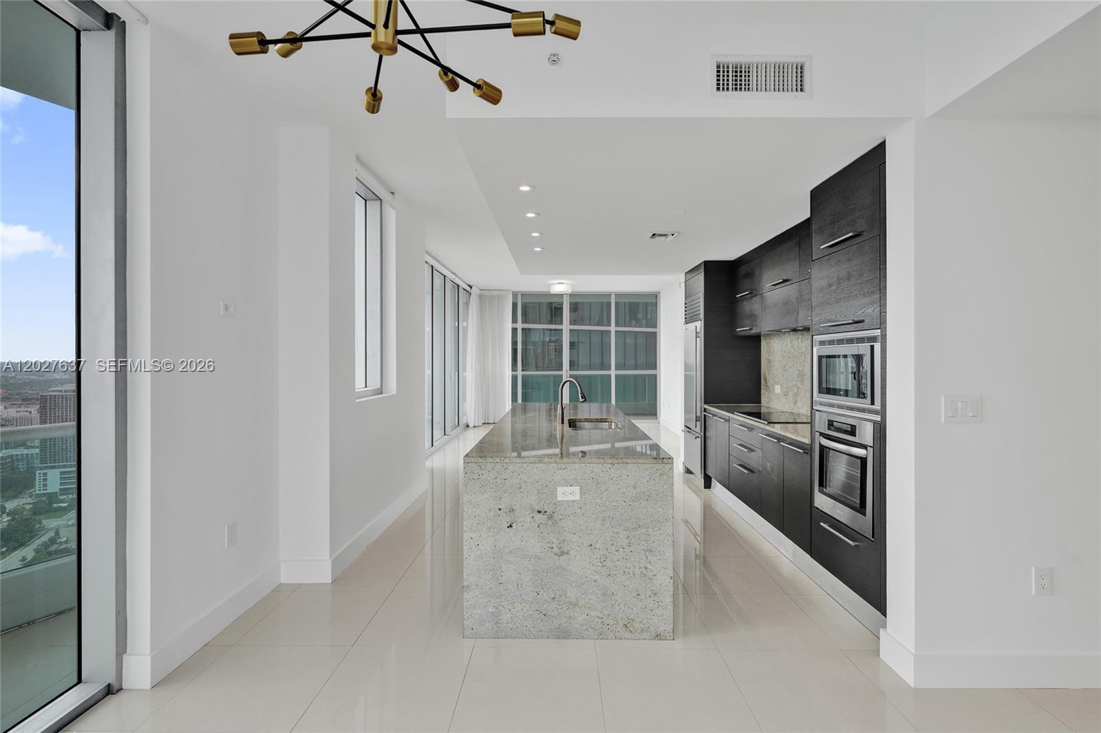 900 Biscayne Blvd #5412, Miami FL 33132