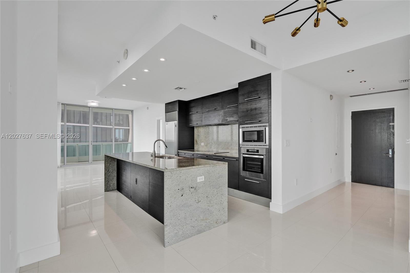 900 Biscayne Blvd #5412, Miami FL 33132