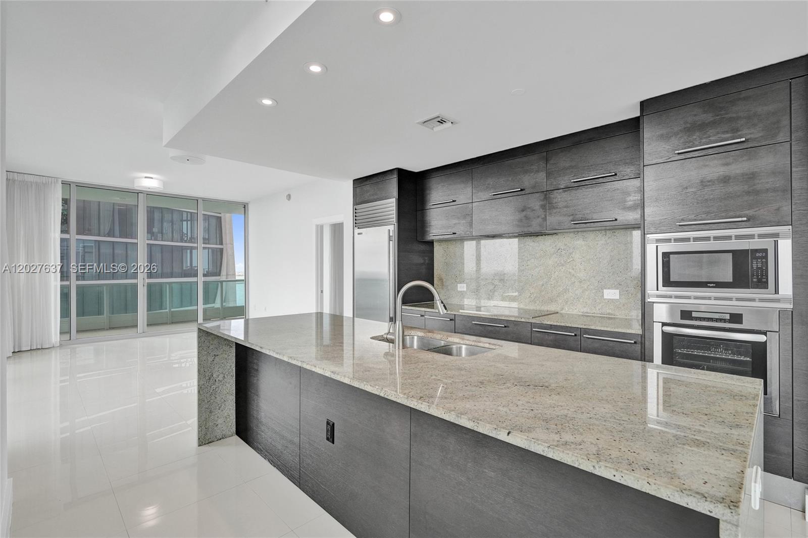900 Biscayne Blvd #5412, Miami FL 33132