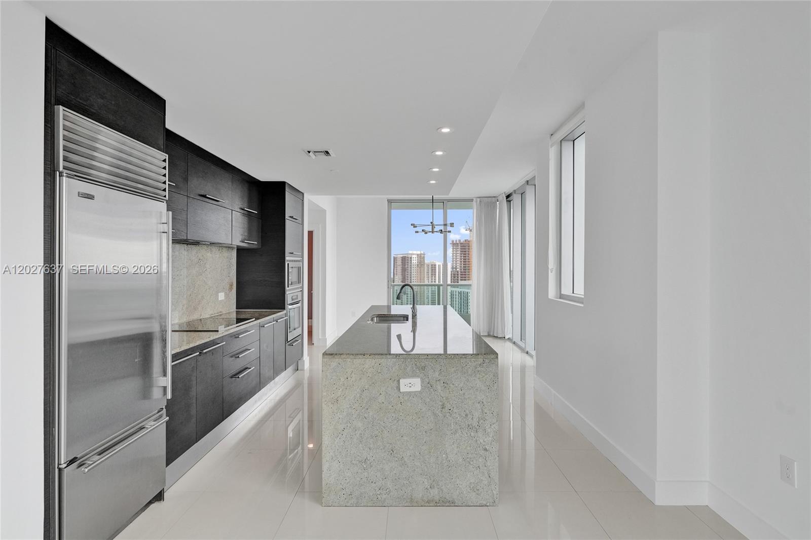 900 Biscayne Blvd #5412, Miami FL 33132