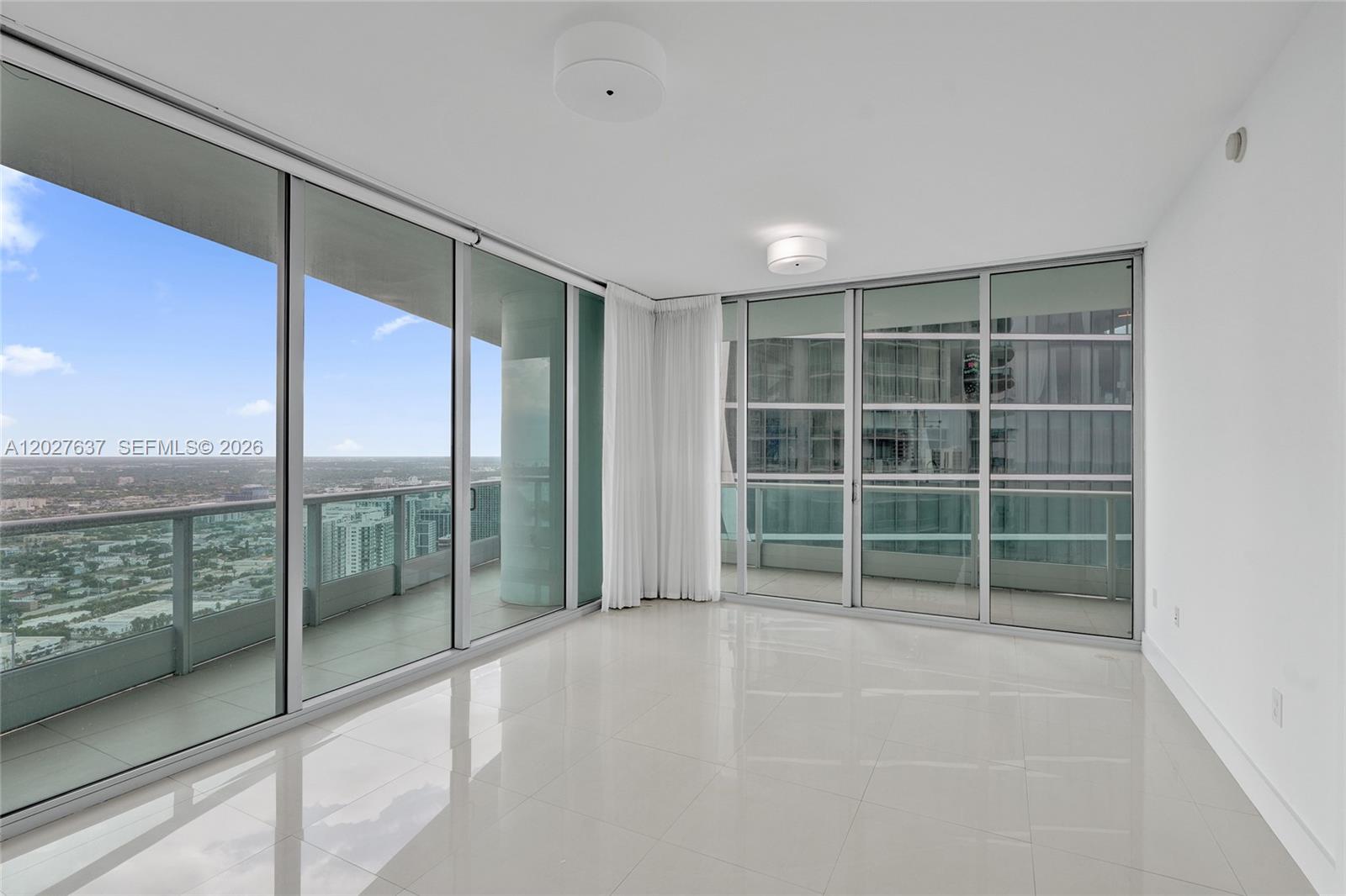 900 Biscayne Blvd #5412, Miami FL 33132