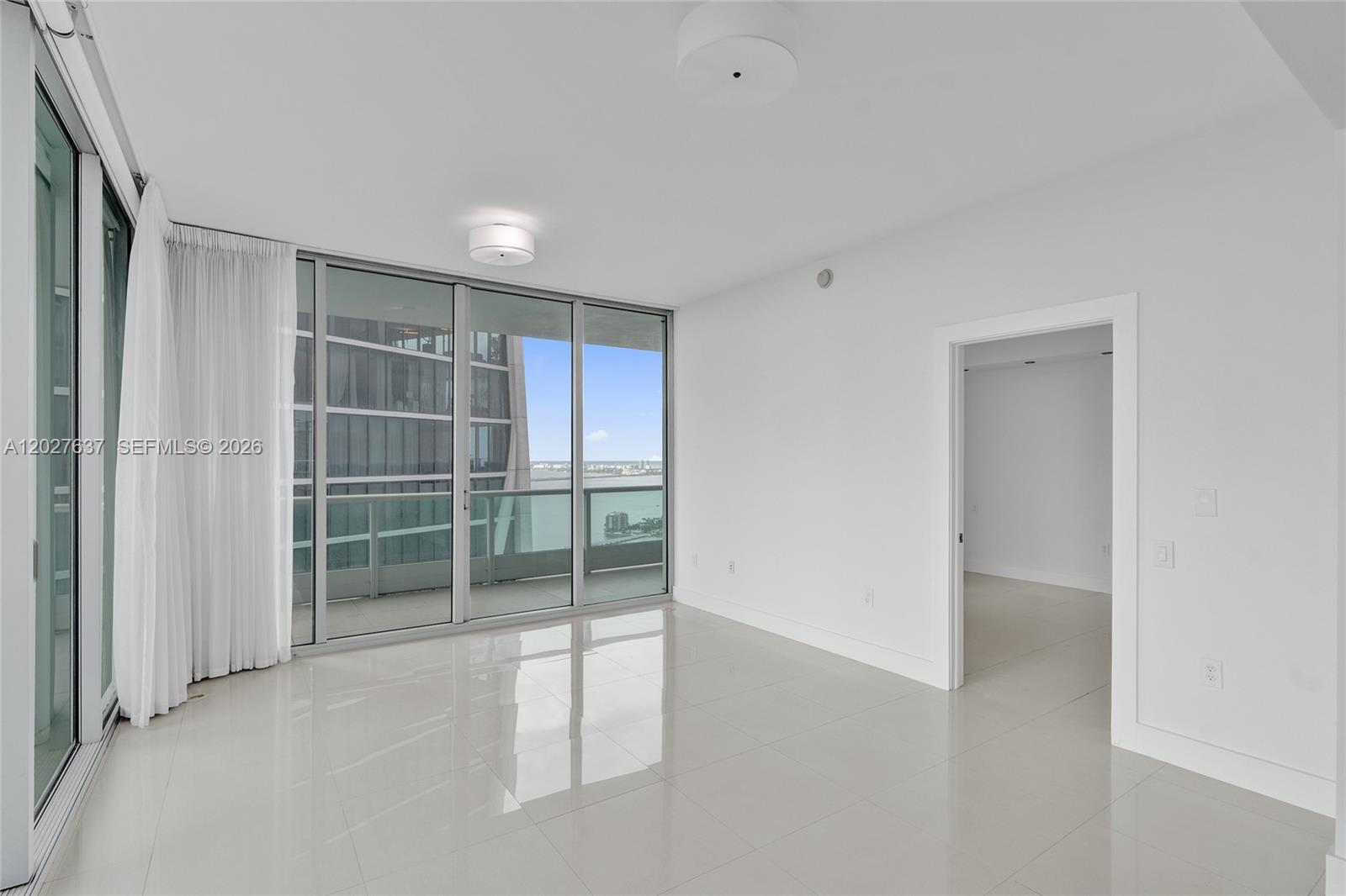 900 Biscayne Blvd #5412, Miami FL 33132