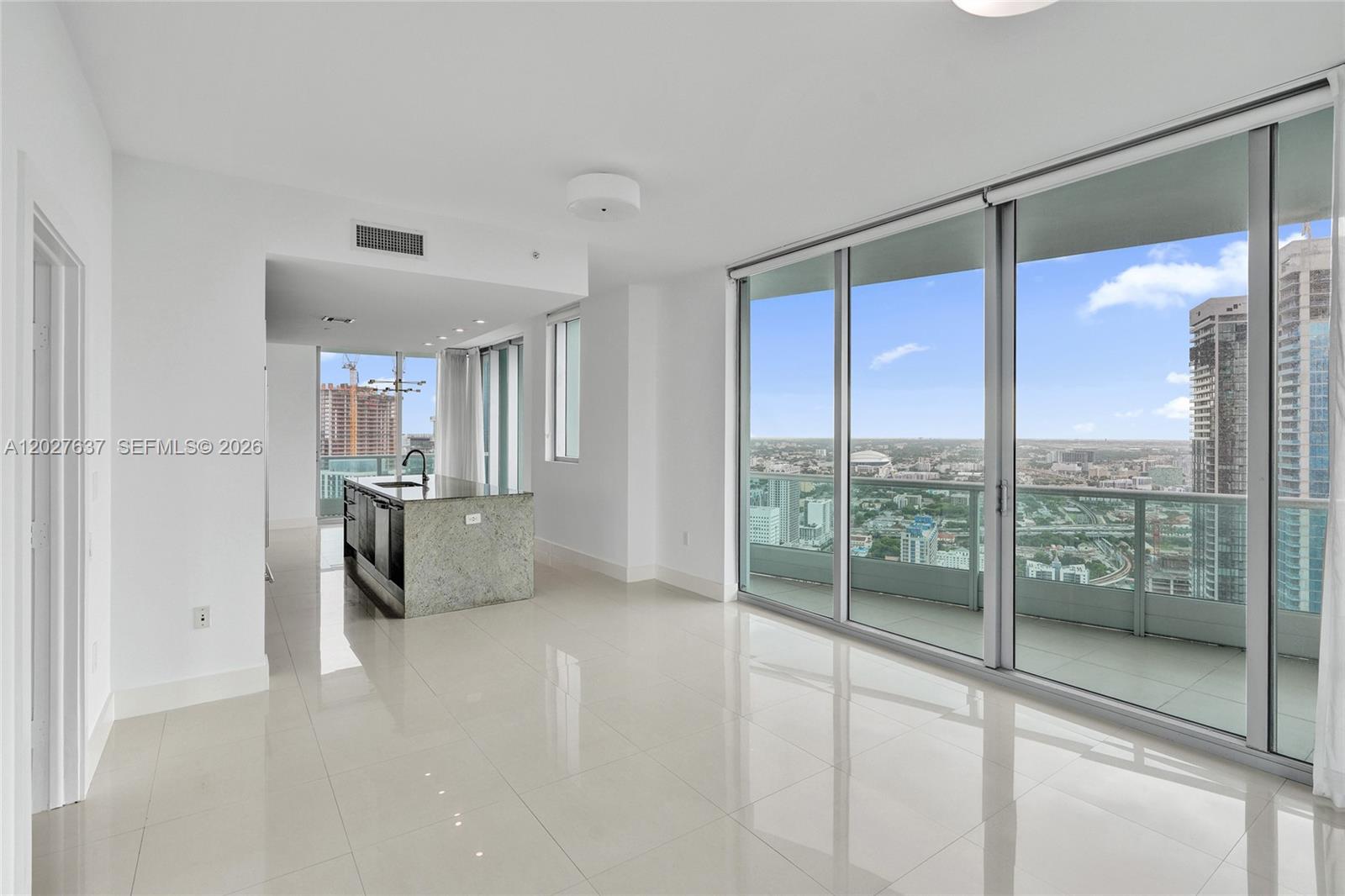 900 Biscayne Blvd #5412, Miami FL 33132