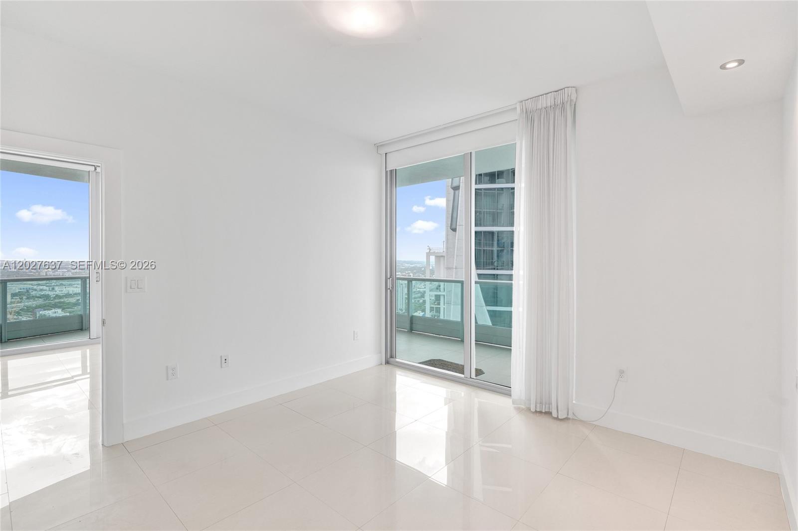 900 Biscayne Blvd #5412, Miami FL 33132