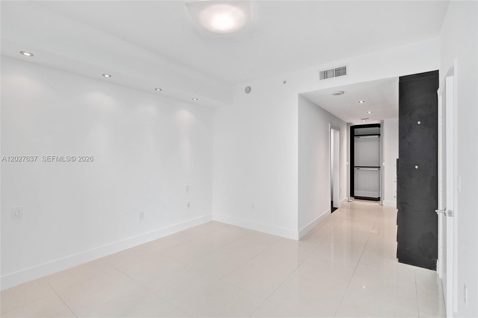 900 Biscayne Blvd #5412, Miami FL 33132