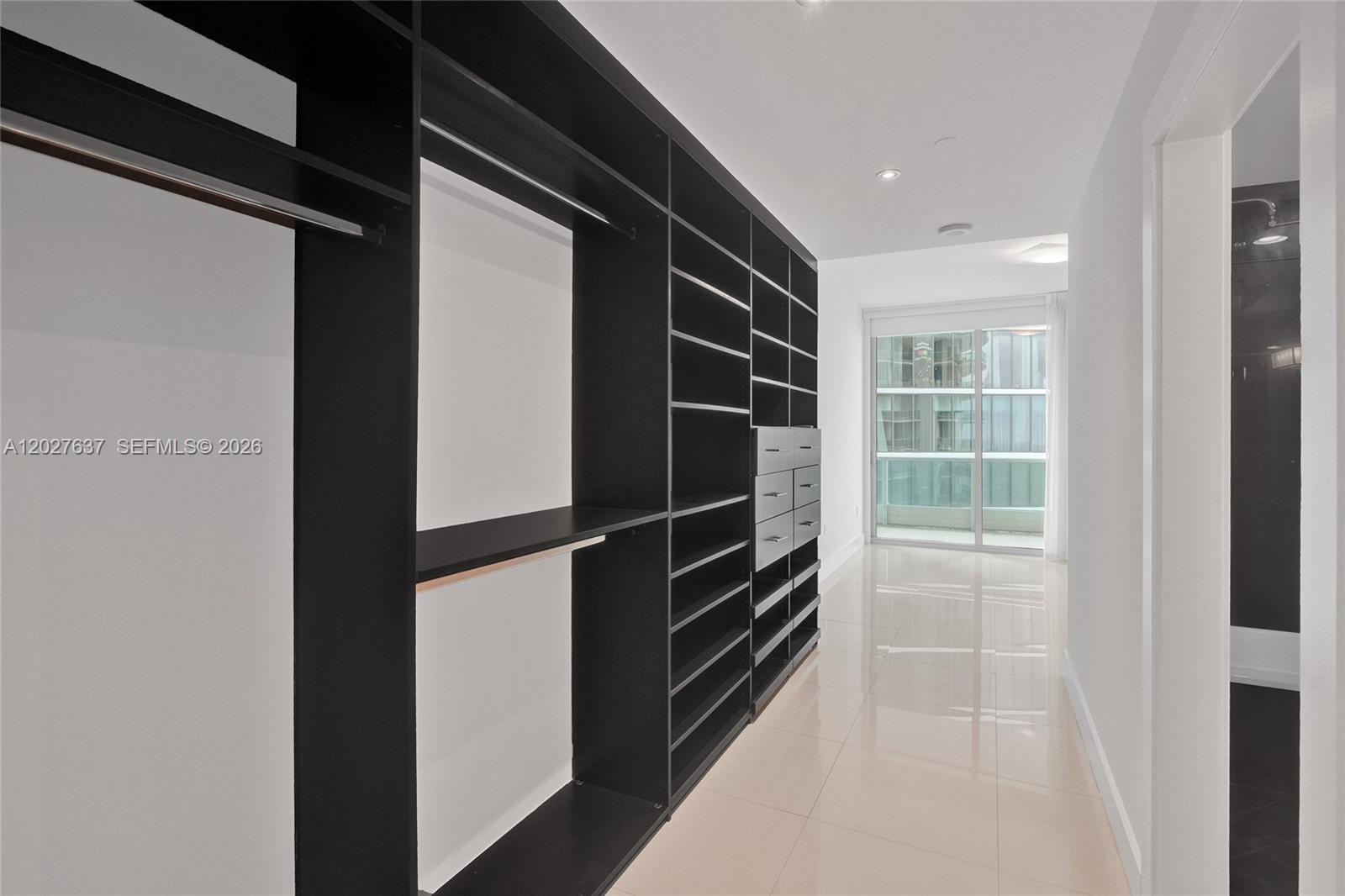 900 Biscayne Blvd #5412, Miami FL 33132