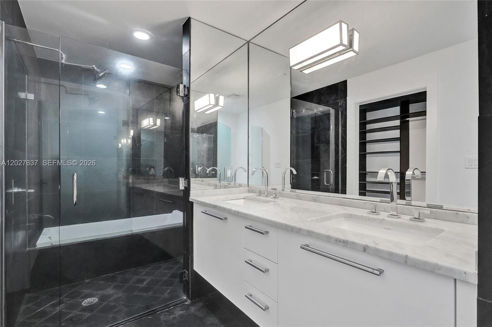 900 Biscayne Blvd #5412, Miami FL 33132