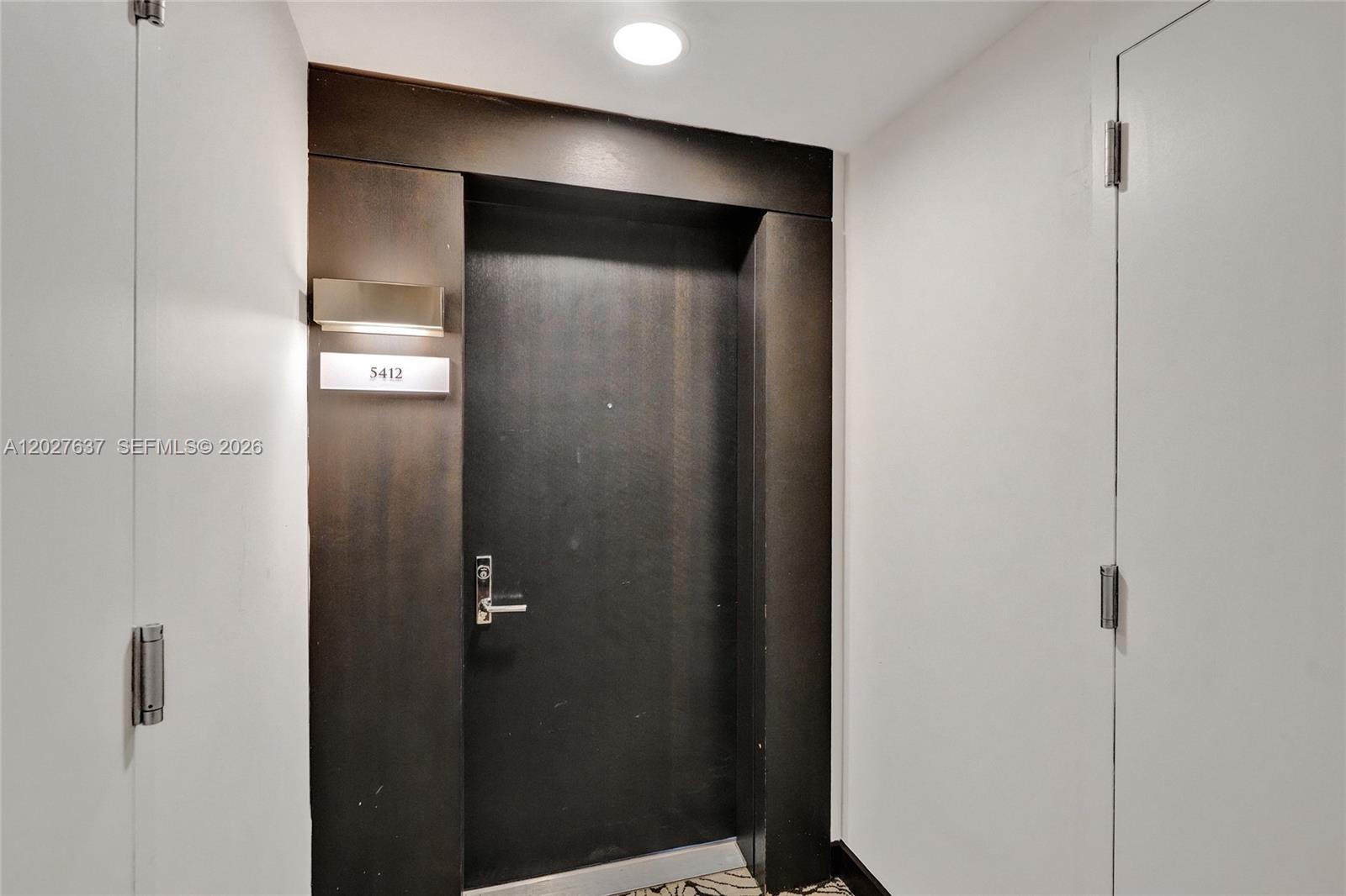 900 Biscayne Blvd #5412, Miami FL 33132