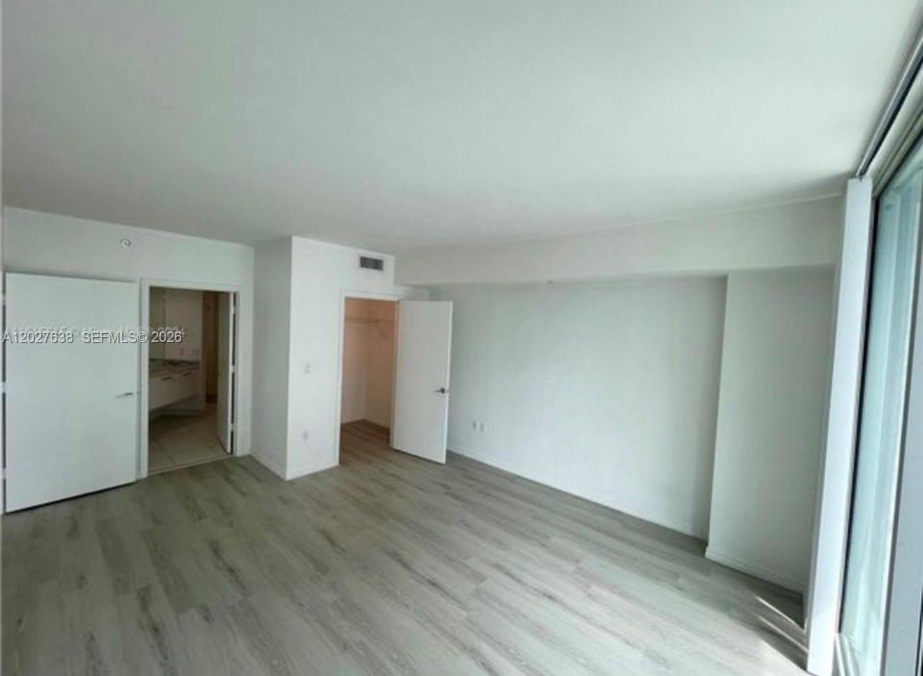 500 Brickell Ave #3910, Miami FL 33131