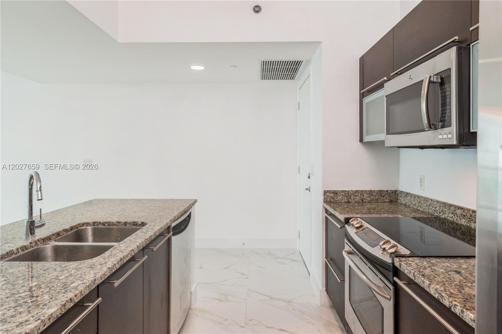 951 Brickell Ave #3706, Miami FL 33131