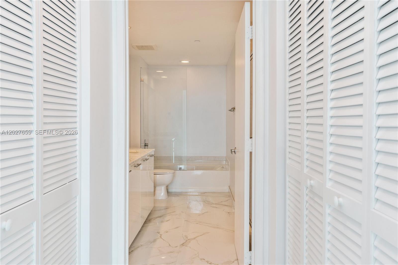 951 Brickell Ave #3706, Miami FL 33131
