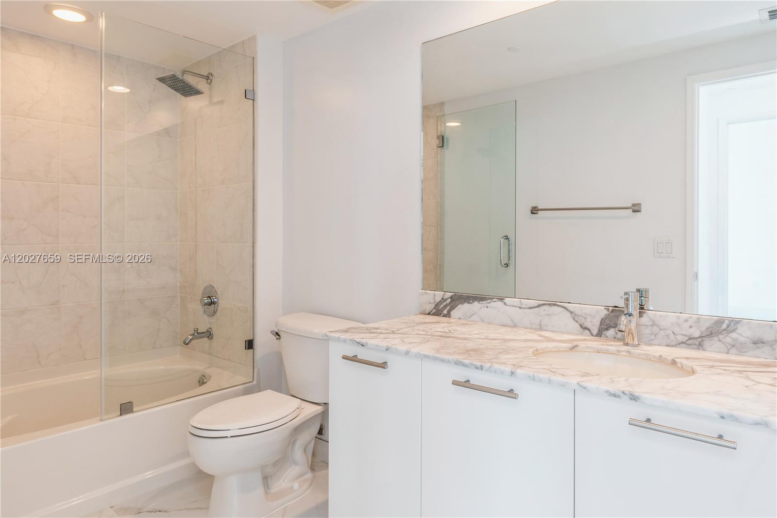 951 Brickell Ave #3706, Miami FL 33131