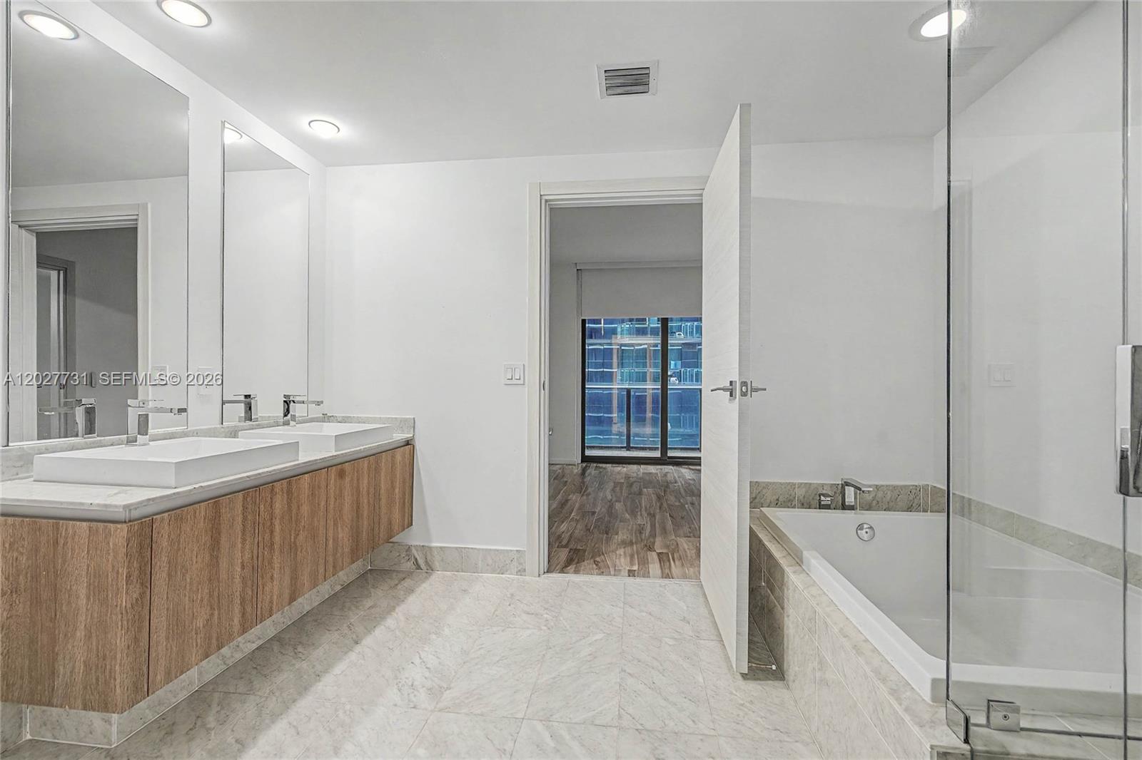 801 S Miami Ave #1206, Miami FL 33130
