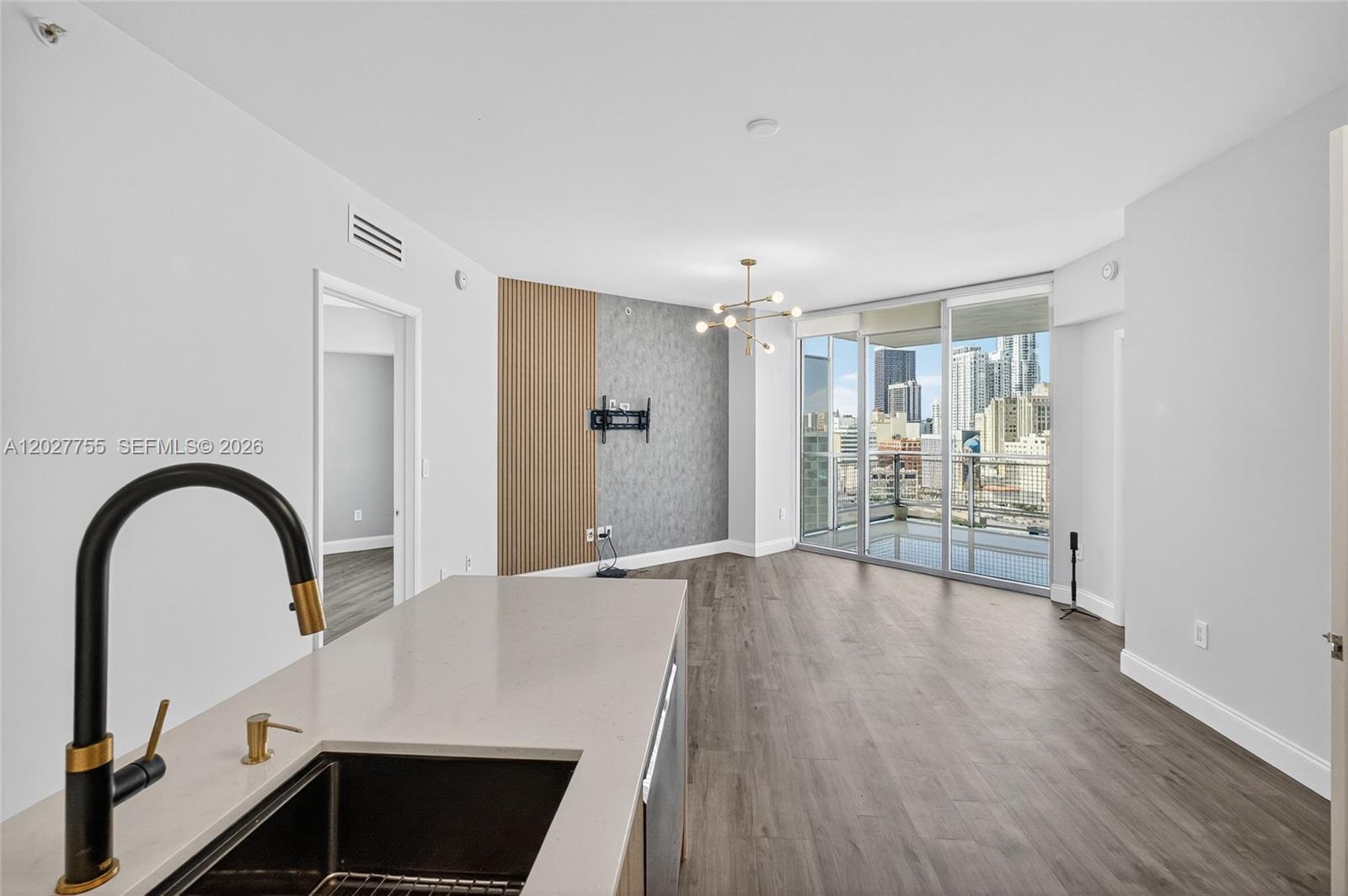 350 S Miami Ave #1705, Miami FL 33130