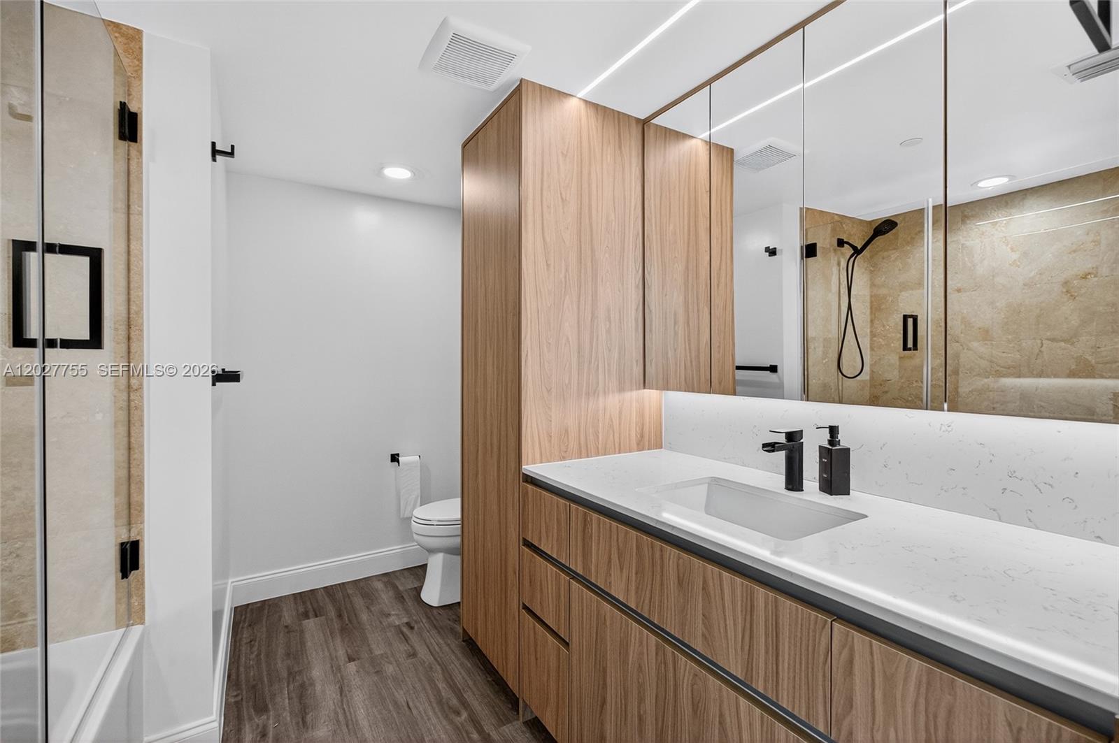 350 S Miami Ave #1705, Miami FL 33130