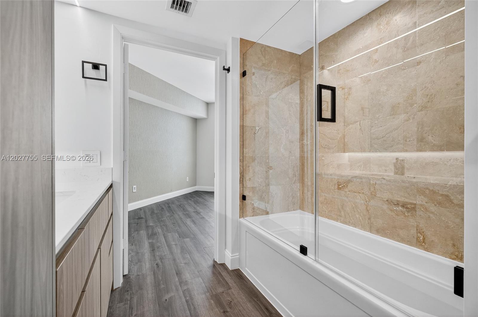 350 S Miami Ave #1705, Miami FL 33130