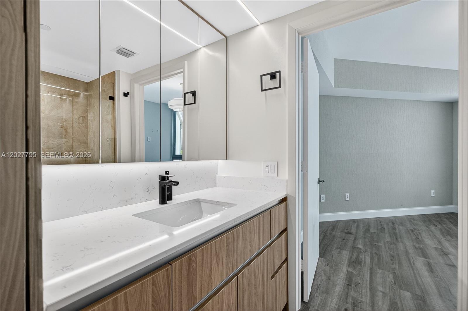 350 S Miami Ave #1705, Miami FL 33130