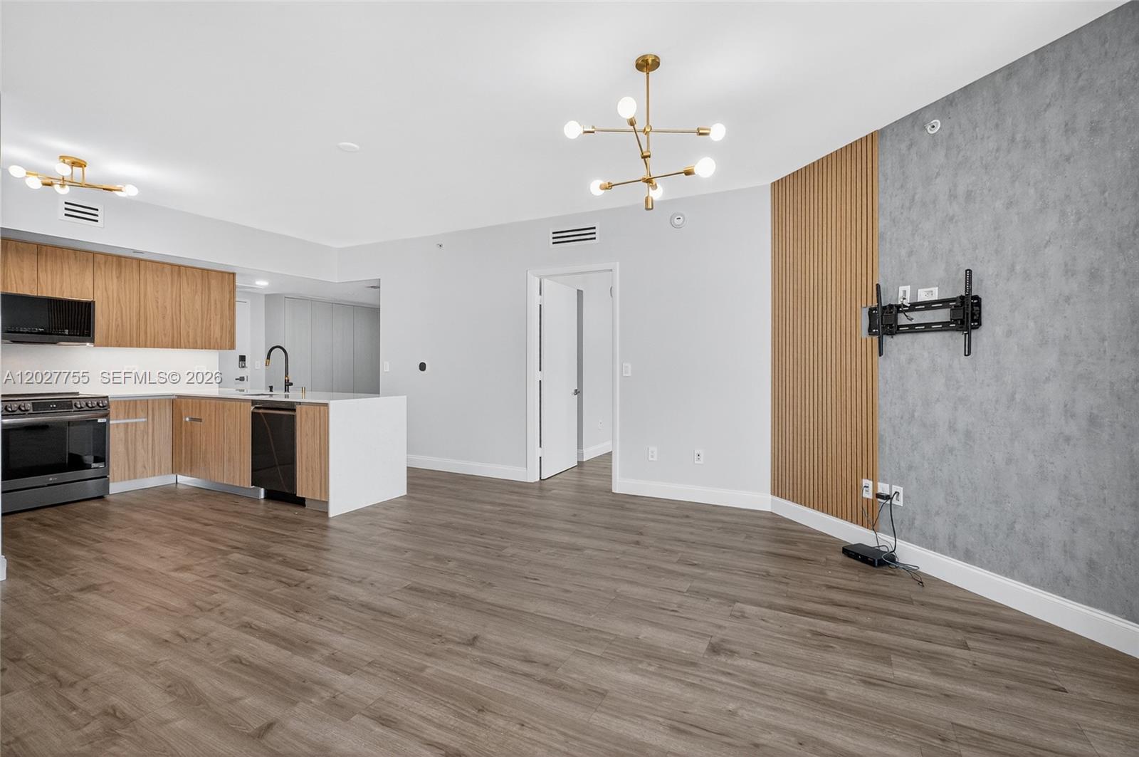 350 S Miami Ave #1705, Miami FL 33130