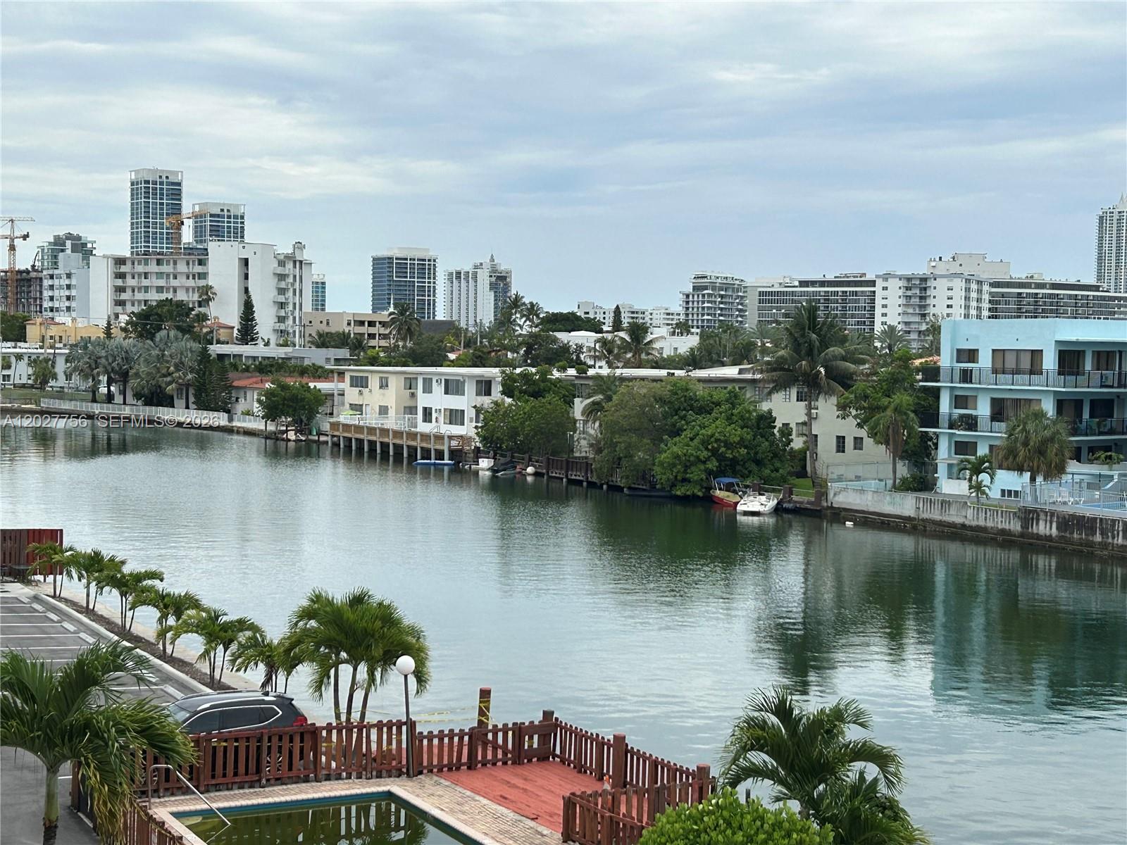 110 S Shore Dr #4E, Miami Beach FL 33141