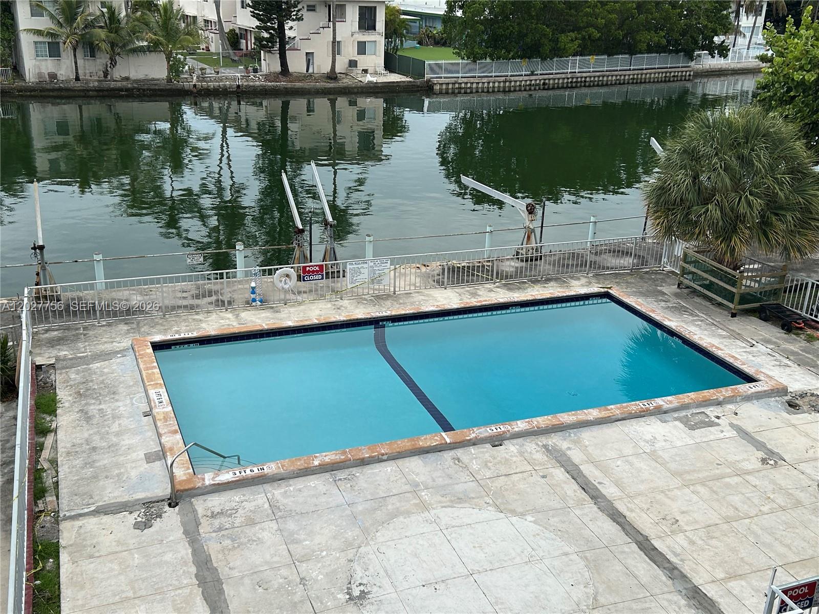 110 S Shore Dr #4E, Miami Beach FL 33141
