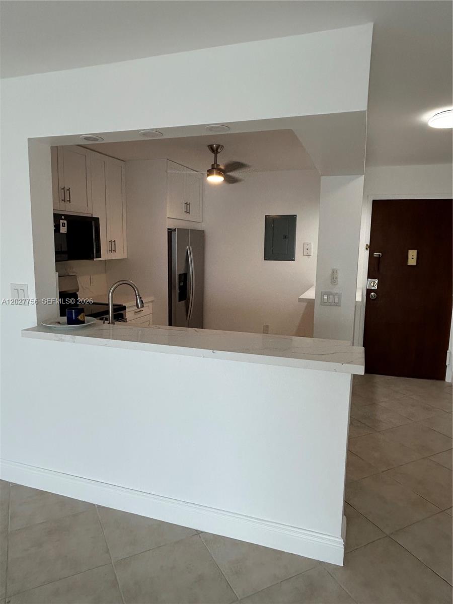 110 S Shore Dr #4E, Miami Beach FL 33141