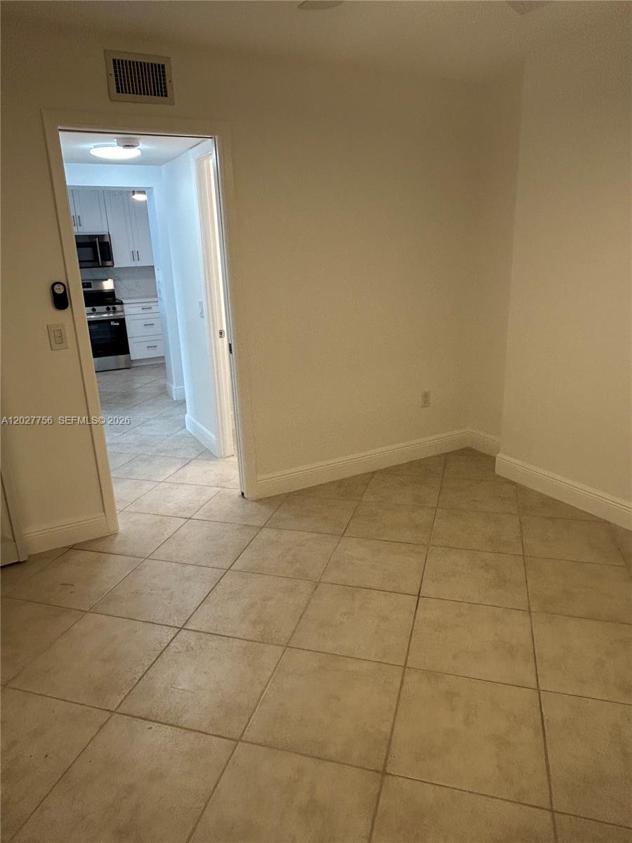 110 S Shore Dr #4E, Miami Beach FL 33141