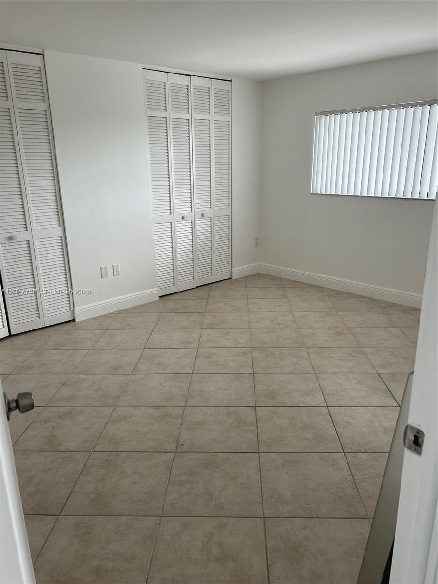 110 S Shore Dr #4E, Miami Beach FL 33141