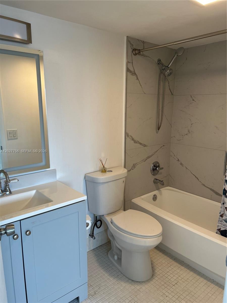 110 S Shore Dr #4E, Miami Beach FL 33141