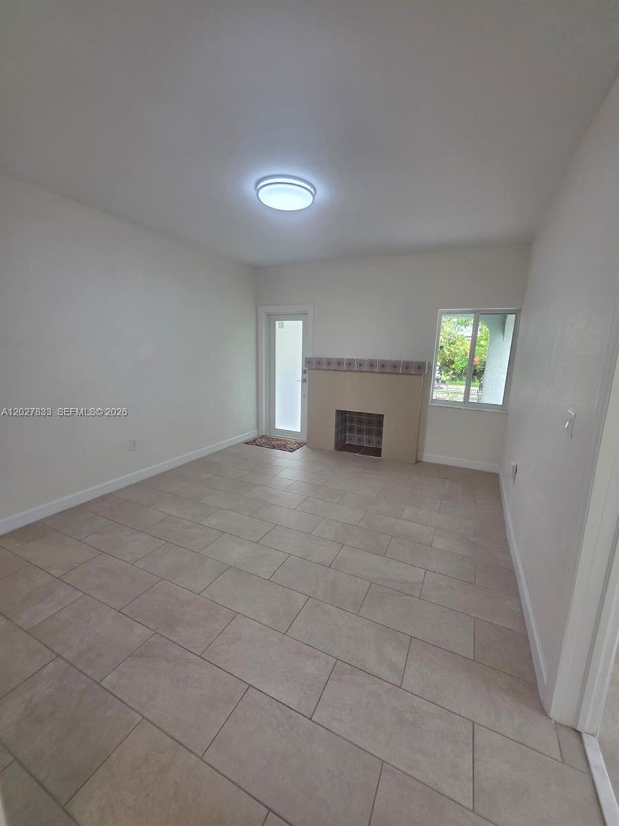 1139 NW 37th St, Miami FL 33127